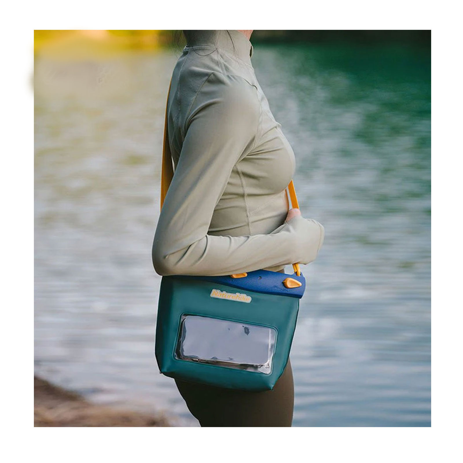 کیف دوشی ضد آب نیچرهایک کد CNK2300BS016 کیف دوشی ضد آب نیچرهایک کد CNK2300BS016